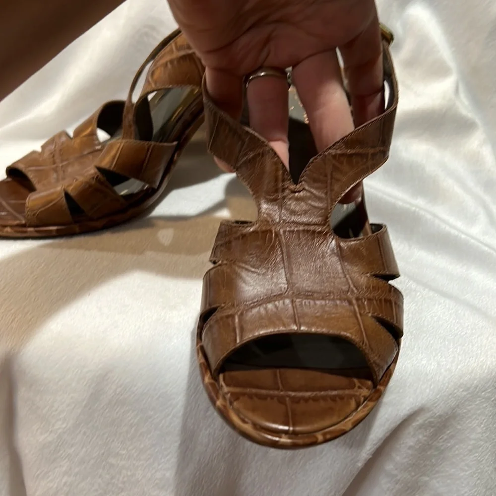 B Makowsky Serge strappy Block Heels